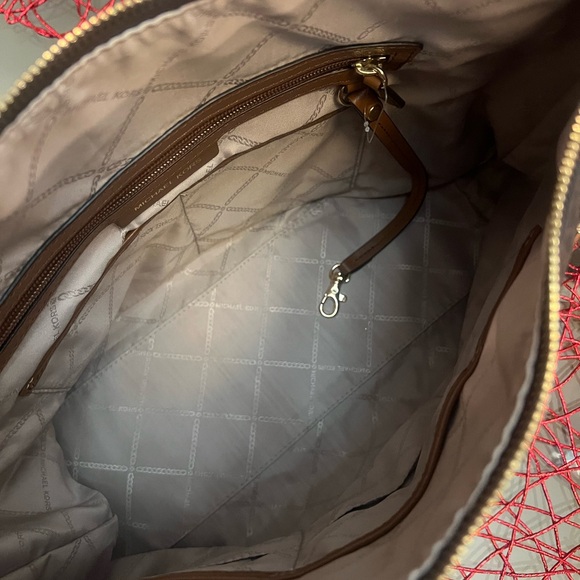 !!NWOT!!! Michael Kors Signature Brown/Tan Handbag (w/o tag) - Picture 8 of 9